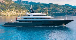 Exploring the French Riviera onboard Motor Yacht Loon 
